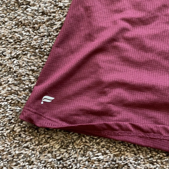 Bundle two Fabletics tanks - Picture 4 of 5